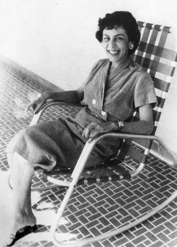 Celia en Manzanillo, a finales de 1956 Celia en Manzanillo, a finales de 1956
