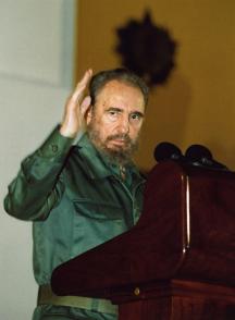 Fidel durante su discurso en el acto de conmemoración al 50 Aniversario del Asalto al Cuartel Moncada y Carlos Manuel de Céspedes en Santiago de Cuba (26/07/2003). Fidel durante su discurso en el acto de conmemoración al 50 Aniversario del Asalto al Cuartel Moncada y Carlos Manuel de Céspedes en Santiago de Cuba (26/07/2003).