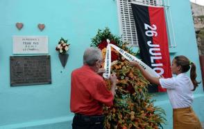 Homenaje en el Callejón del Muro de Santiago de Cuba. Foto: Miguel Rubiera Jústiz/ ACN. Homenaje en el Callejón del Muro de Santiago de Cuba. Foto: Miguel Rubiera Jústiz/ ACN.