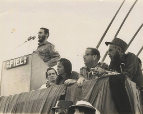 Fidel pronuncia discurso en la conmemoración del VII Aniversario del Asalto al Cuartel del Moncada,en Las Mercedes, Sierra Maestra. Foto: Fidel Soldado de las Ideas/Archivo. Fidel pronuncia discurso en la conmemoración del VII Aniversario del Asalto al Cuartel del Moncada,en Las Mercedes, Sierra Maestra. Foto: Fidel Soldado de las Ideas/Archivo.